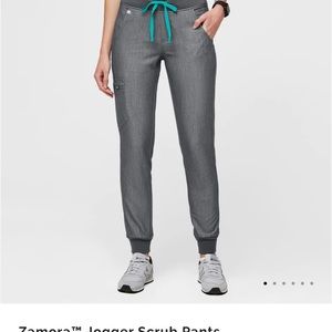Women’s Graphite Grey Figs Set. One pocket scrub top and Zamora jogger pants